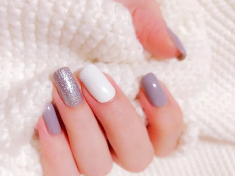 Najbardziej popularnymi stylami paznokci obecnie 8 Manicure Shellac to unikalne połączenie żelu i zwykłego lakieru.